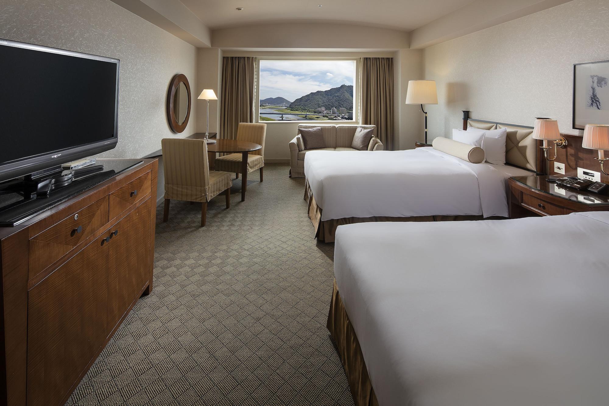 岐阜长良川都酒店 外观 照片 A guest room at the Hilton San Francisco