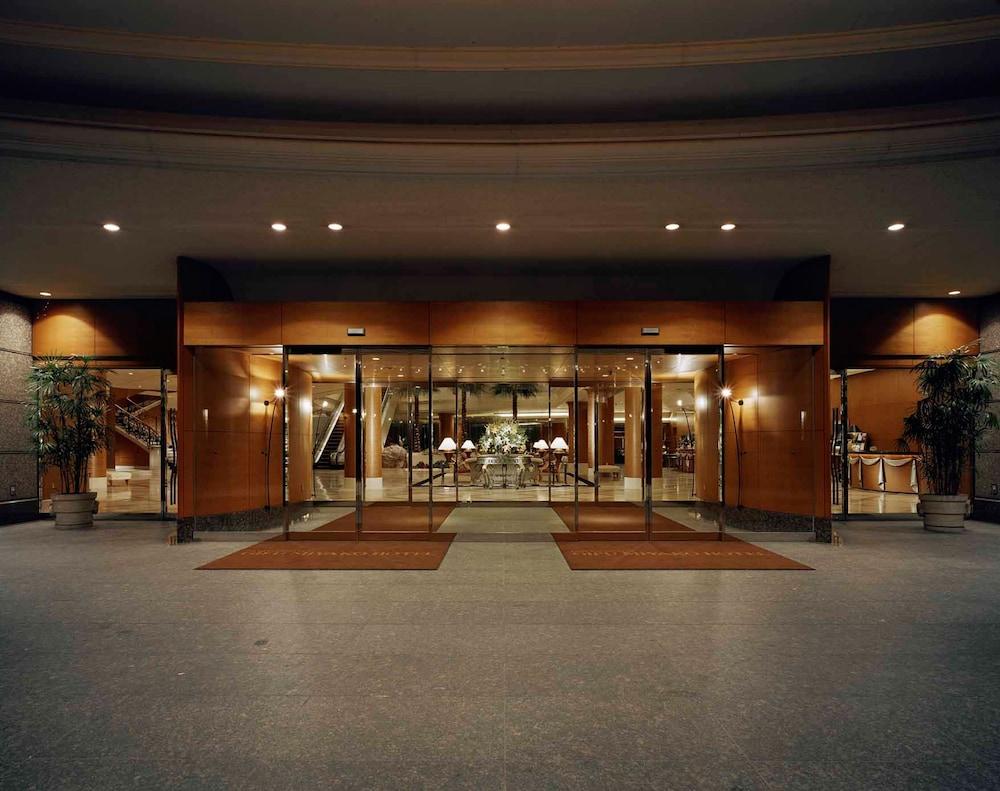 岐阜长良川都酒店 外观 照片 Entrance to the hotel