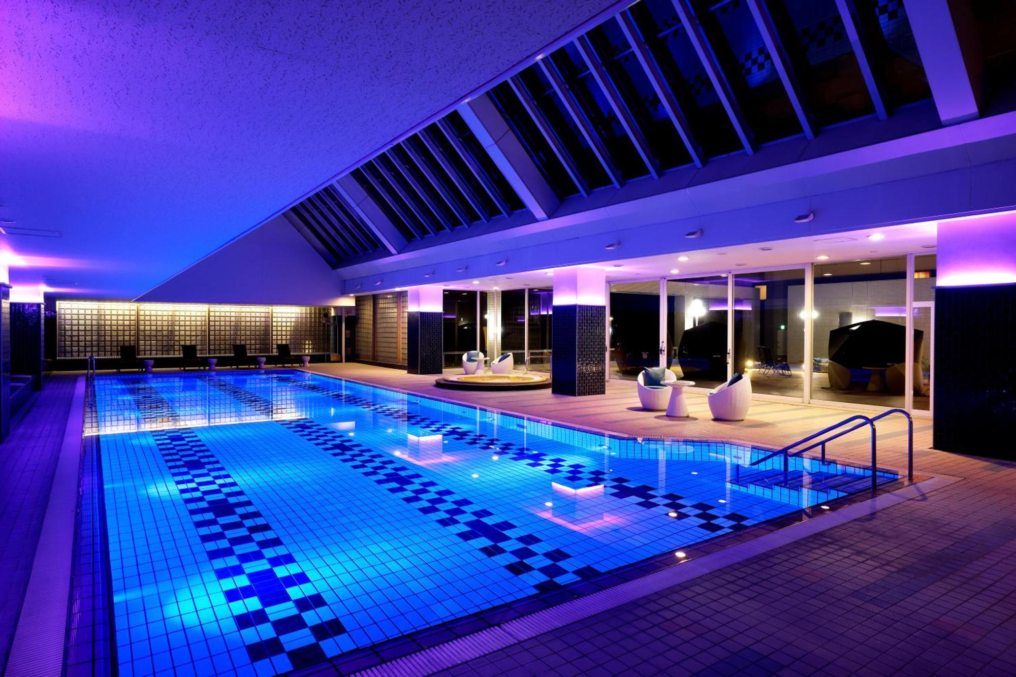 岐阜长良川都酒店 外观 照片 The swimming pool at the hotel