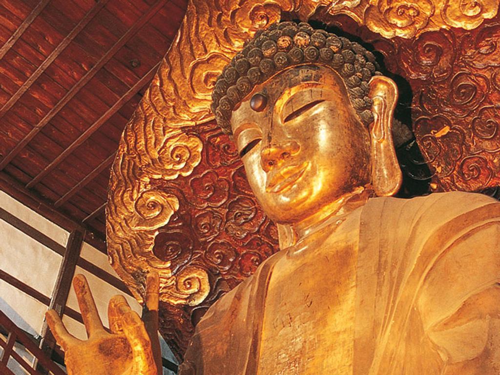 岐阜长良川都酒店 外观 照片 The 16-metre (52 ft) high reclining Buddha at the temple