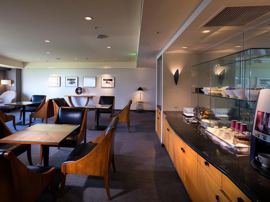 岐阜长良川都酒店 外观 照片 The lounge at Haneda Airport